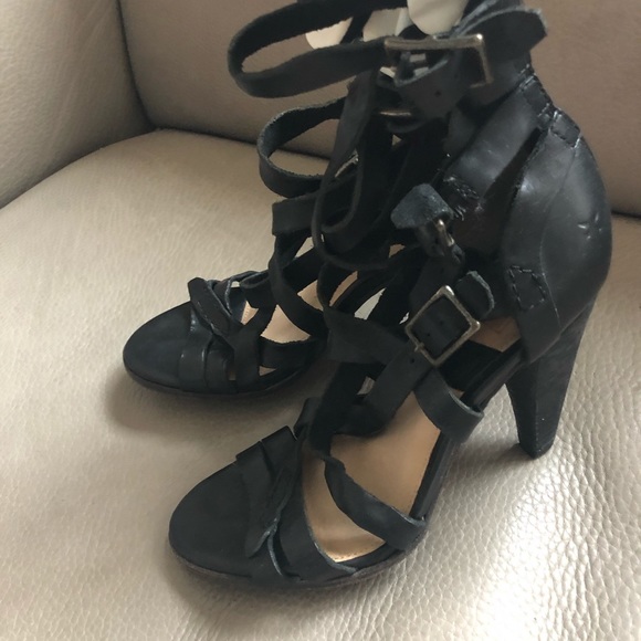 Frye High Ankle Gladiator Strap Sandals. - Picture 4 of 5